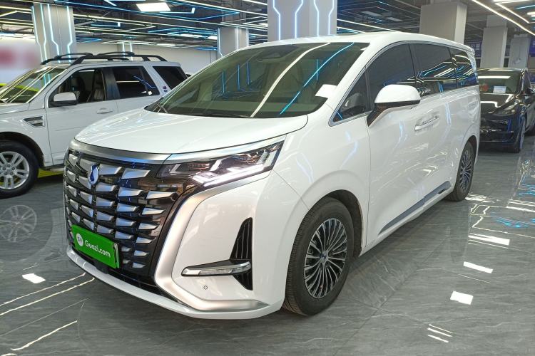 Used Denza D9 2022 DM-i 1040 Prestige Model