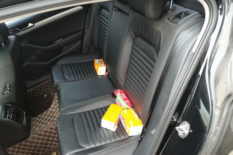 Used Volkswagen Magotan 2017 330TSI DSG Leading Model
