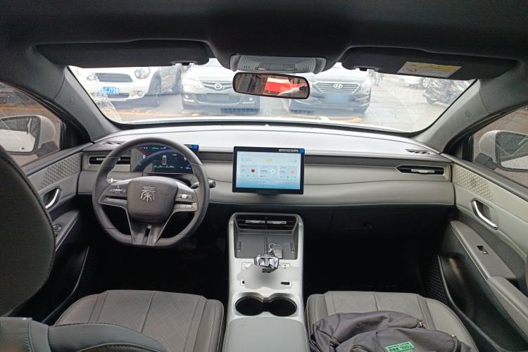 Used BYD Qin PLUS 2025 DM-i Smart Drive 55KM Leading Model Center Console