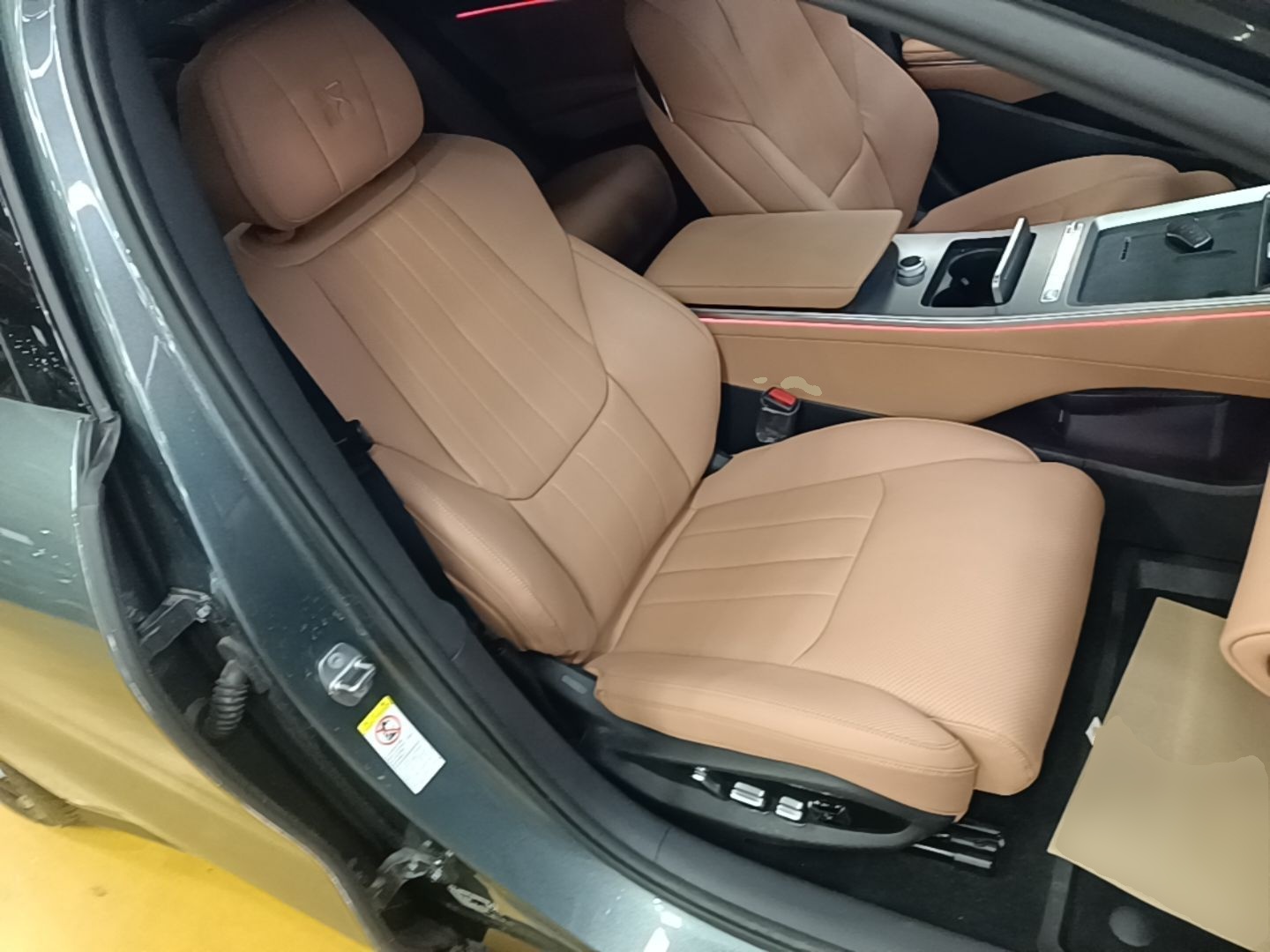 BYD Han L 2025 DM-p Four-Wheel-Drive LiDAR Flagship Model — снимка 19