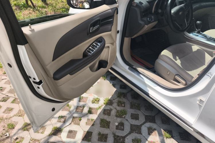 Used Chevrolet Malibu 2014 2.0L Automatic Comfort Edition Driver Seat