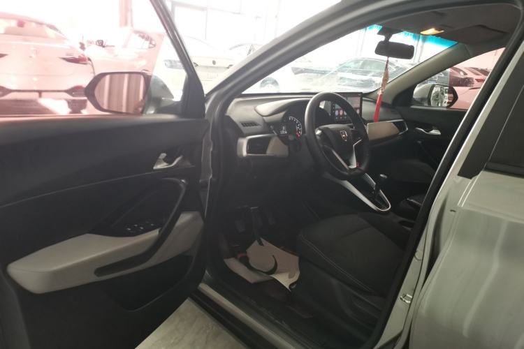 Used Baojun 510 2017 1.5L manual Comfort trim