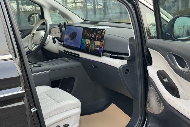 Used VOYAH Dream 2025 EV Four-Wheel Drive Prestige Kunpeng Edition