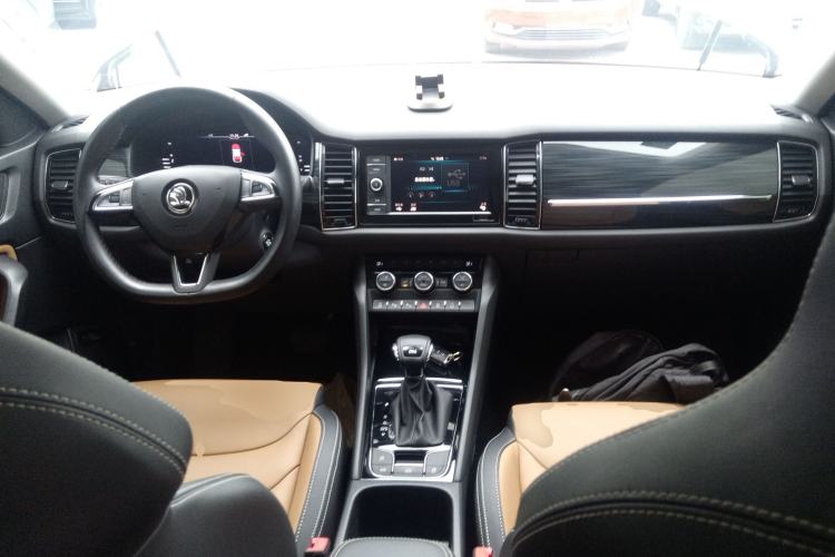 Used Skoda Kodiaq GT 2019 TSI330 Two-Wheel-Drive Luxury Edition China VI Standard Center Console