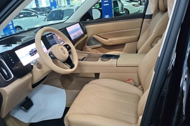 Used Hima AITO M8 2025 Extended-Range Max+ Version 53.4 kWh 6-Seater Edition Left Front Seat