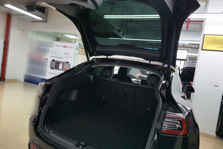 Used Tesla Model Y 2022 Long-Range All-Wheel-Drive Version