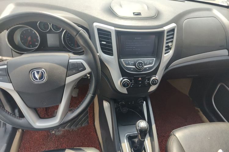 Used CHANGAN CS35 2015 1.6L Manual Luxury Model China IV Standard Center Console
