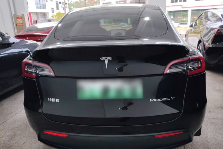 Used Tesla Model Y 2022 Long-Range All-Wheel-Drive Version
