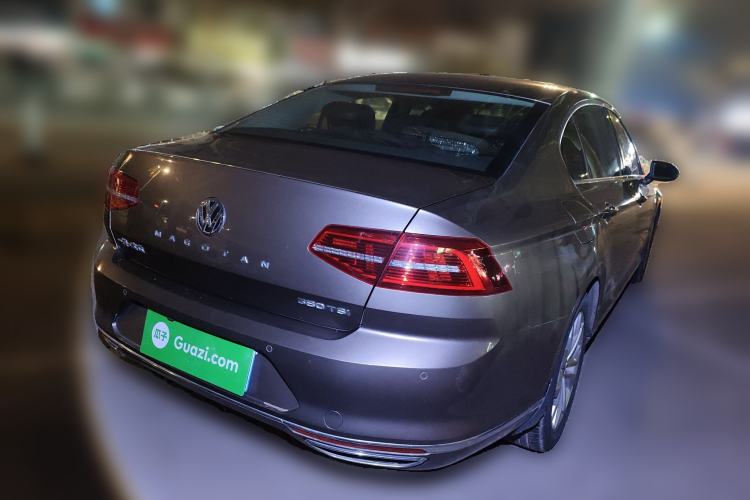 Used Volkswagen Magotan 2017 330TSI DSG Luxury Model Rear Right 45 Deg