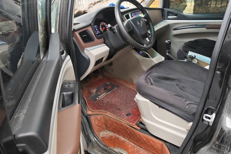 Used FORTHING Lingzhi 2019 Facelifted M5L 1.6L 7-Seater Base Model China VI Standard Driver Seat