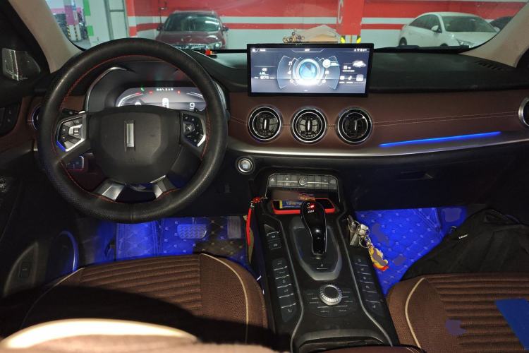 Used Wey VV6 2021 2.0T Two-Wheel Drive Smart Plus Center Console