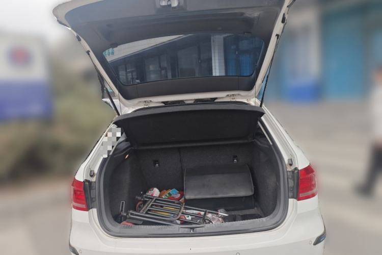 Used Volkswagen Gran Lavida 2014 1.6L Automatic Sport Edition
