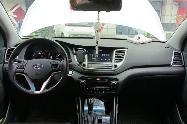 Used Hyundai Tucson 2015 1.6T Dual-Clutch Two-Wheel-Drive Smart Model
