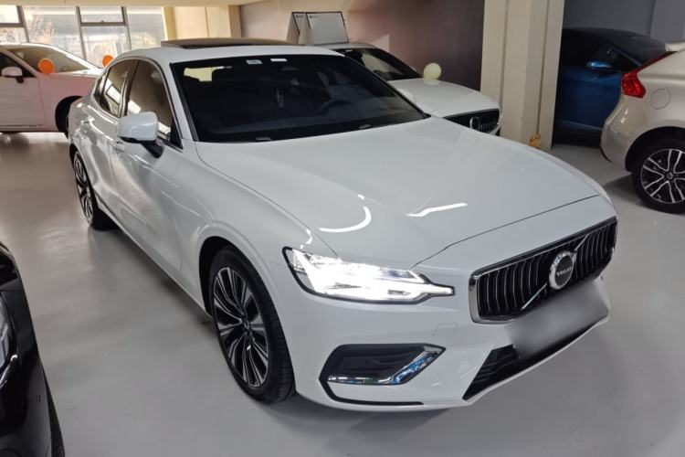 Used Volvo S60 2024 B4 Zhiyuan Luxury Edition