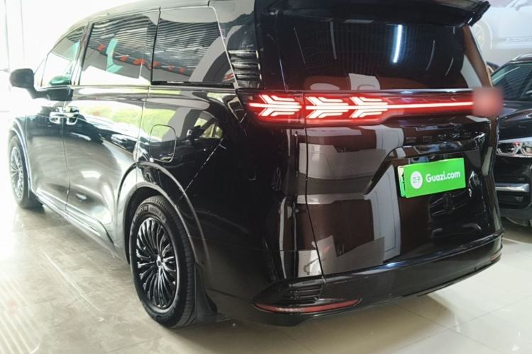 Used Denza D9 2022 DM-i 970 Four-Wheel Drive Flagship Model Rear Left 45 Deg