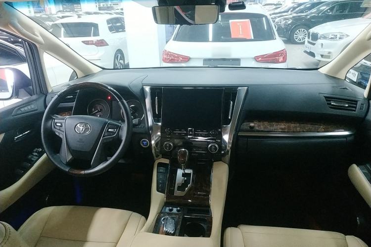 Used Toyota Alphard 2021 Dual-Engine 2.5L Luxury Edition Center Console