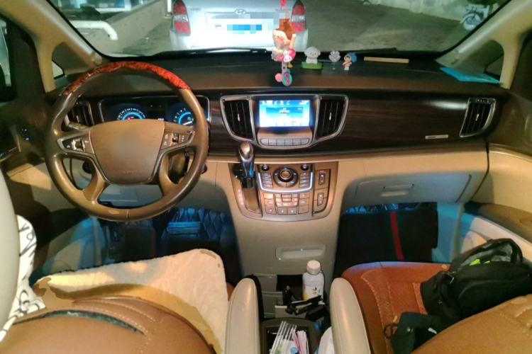 Used Buick GL8 2011 3.0L XT Luxury Business Flagship Edition Center Console