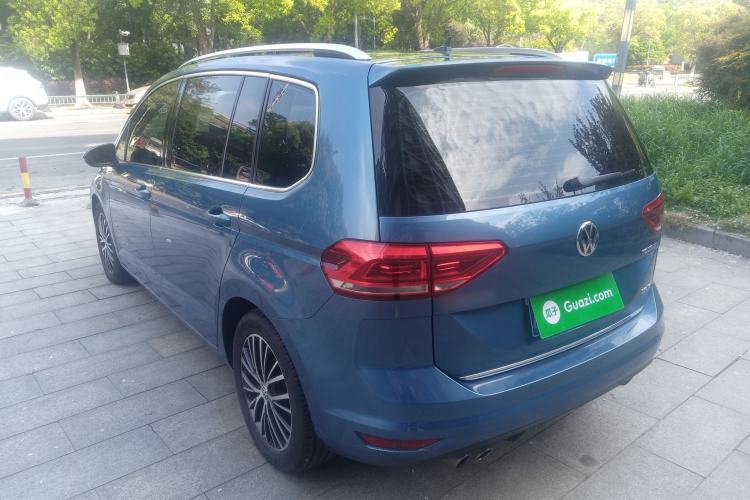 Used Volkswagen Touran 2016 Volkswagen Touran L 330TSI DSG Luxury Edition