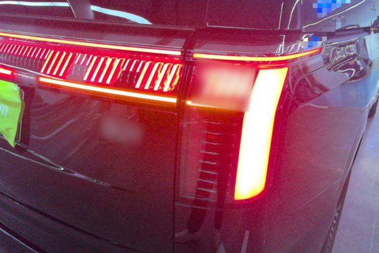 Used Zeekr 009 2024 7-Seater Walk-Through Version Four-Wheel Drive 108 kWh
