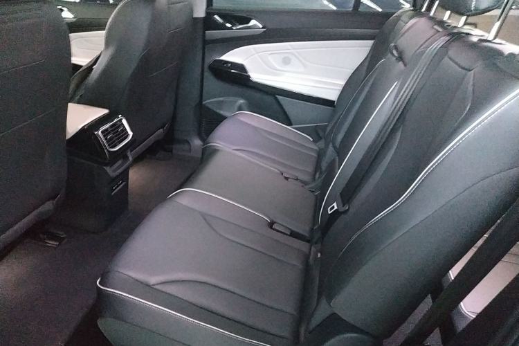 Used Volkswagen ID.6 X 2023 Pure Long-Range Version Left Rear Seat