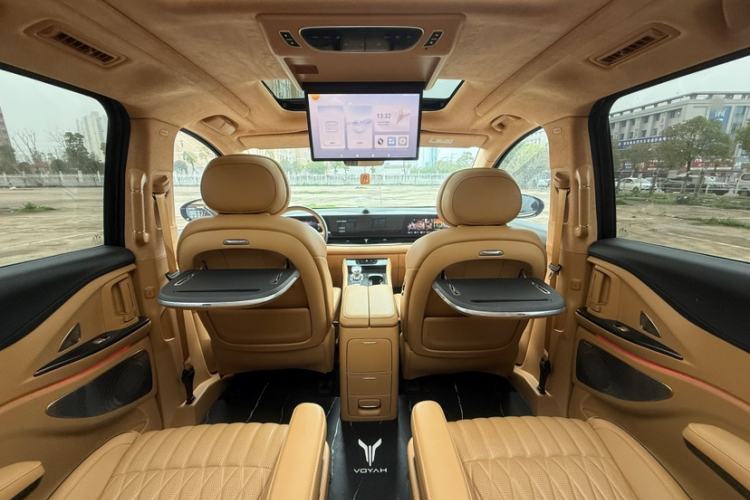 Used VOYAH Dream 2024 PHEV Ultra-Long Range Flagship Edition Interior 8