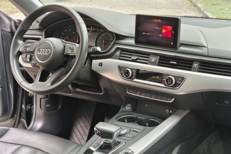 Used Audi A5 2019 Sportback 40 TFSI Fashion Model Interior 4