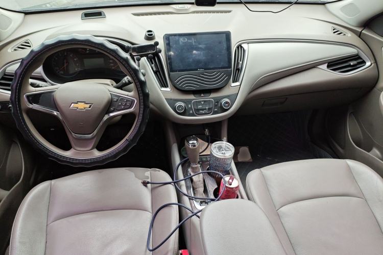 Used Chevrolet Malibu XL 2018 530T Automatic Luxury Edition Center Console