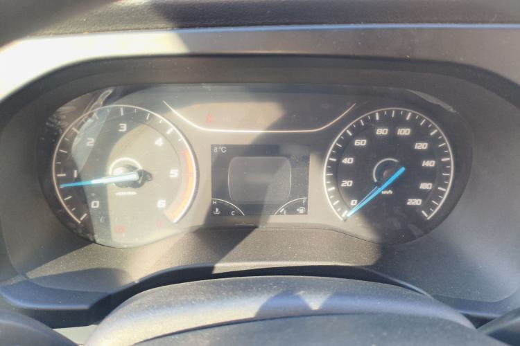 Used JMC Fushun 2023 2.0T Manual Short-Wheelbase Low-Roof Commercial Multi-Purpose Passenger Vehicle 6 Seats with Dual-Opening Tailgate