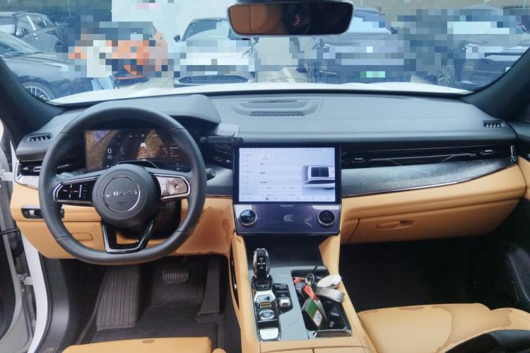 Used Lynk & Co 09 2021 2.0T Halo Six-Seater
