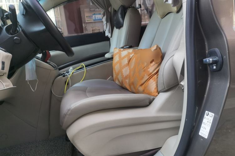 Used Buick GL8 2023 Land Executive Class Comfort Model