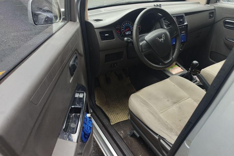 Used Wuling Rongguang V 2019 1.5L Standard Version China VI LAR