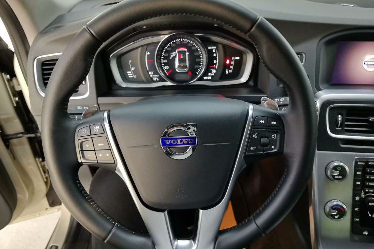 Used Volvo V60 2017 T5 Zhiya Edition China V Standard