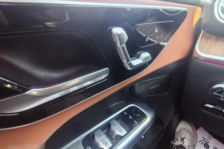 Used Mercedes-Benz GLC 2024 GLC 300 L 4MATIC Dynamic Edition 5-seater Interior 9