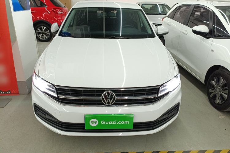 Used Volkswagen Bora 2021 1.5L Manual Fashion Smart Connect Edition Front