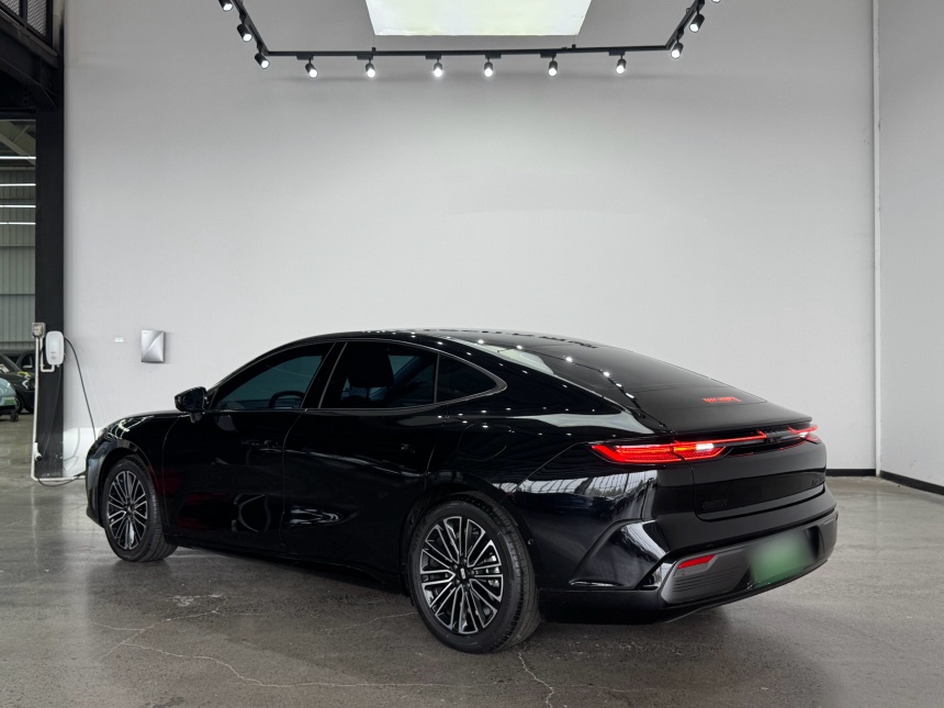 Geely Galaxy 8 2025 60km EM-i Luxury Edition - Luxury Enjoyment — снимка 13