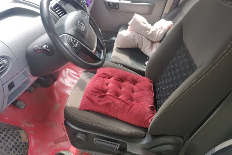 Used SAIC MAXUS Xintu V80 2018 2.5T 6-Speed Manual Aowentong Long-Wheelbase Mid-Roof 7/10-Seater Left Front Seat