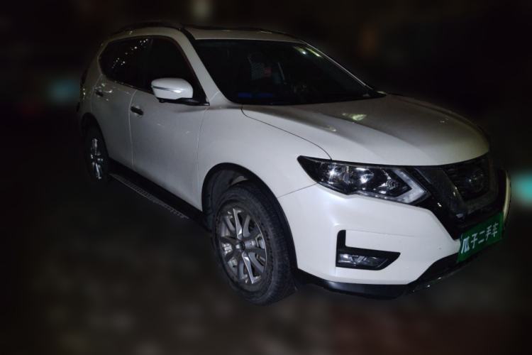 Used Nissan X-Trail 2022 2.0L Two-Wheel Drive Smart Connect & Comfort Edition Front Right 45 Deg
