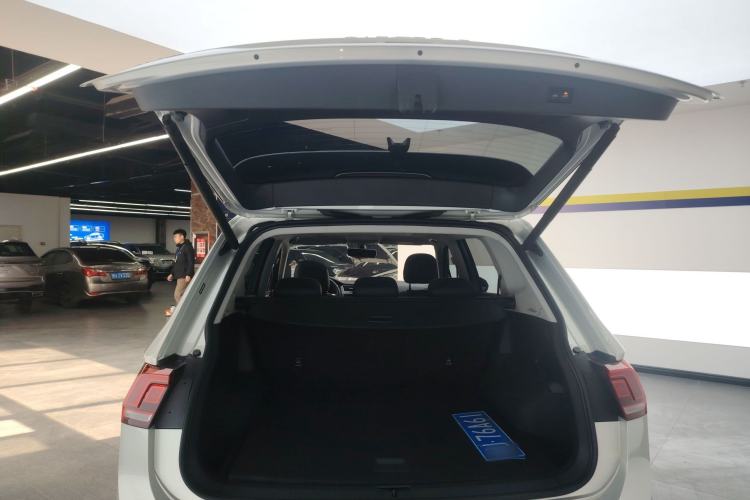 Used Volkswagen Tiguan L 2021 330TSI Automatic Two-Wheel Drive R-Line Enhanced Edition Trunk