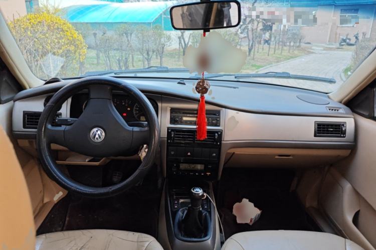 Used Volkswagen Santana Vista 2008 1.8L Manual Comfort Edition Center Console