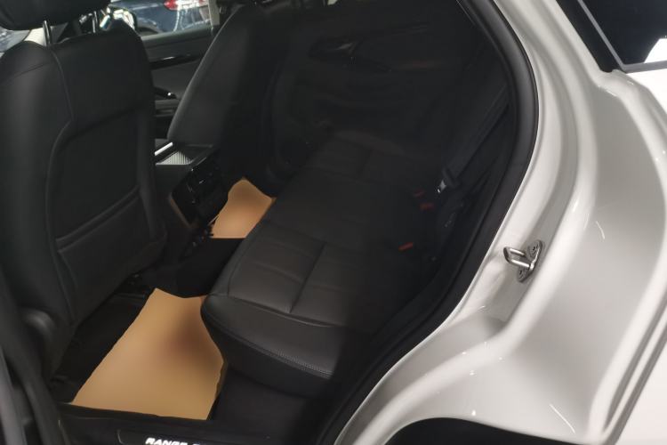 Used Land Rover Range Evoque 2024 Aurora L 249 PS Prestige Light-Chasing Edition Left Rear Seat