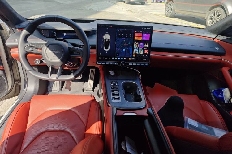 Used Xiaomi Auto SU7 2024 Four-Wheel Drive Ultra-Long Range Advanced Intelligent Driving Max Edition
