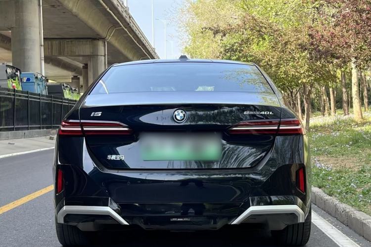 Used BMW i5 2025 eDrive 40L M Sport Package Exterior 5