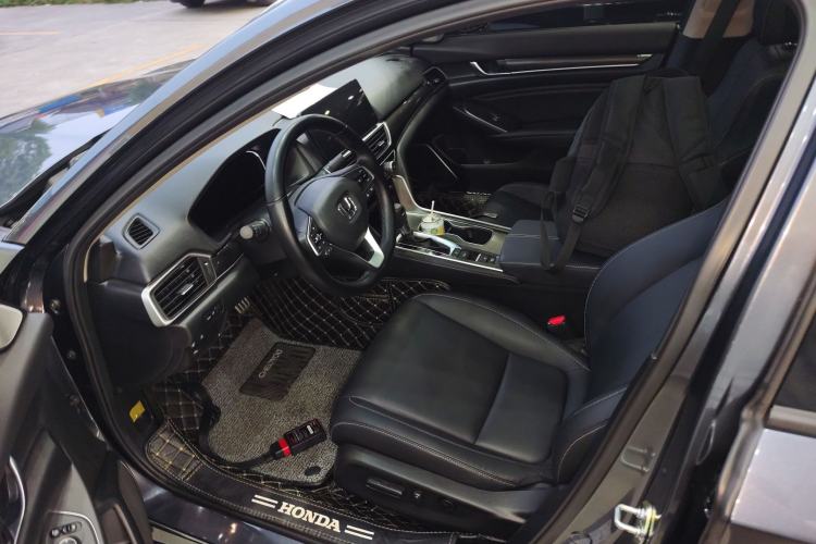 Used Honda Accord 2022 260TURBO Phantom Night · Prestige Edition Left Front Seat