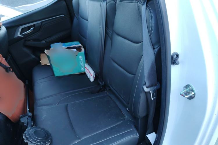 Used Isuzu D-MAX 2023 2.5T Automatic 4x4 Diesel Flagship Long Wheelbase Model