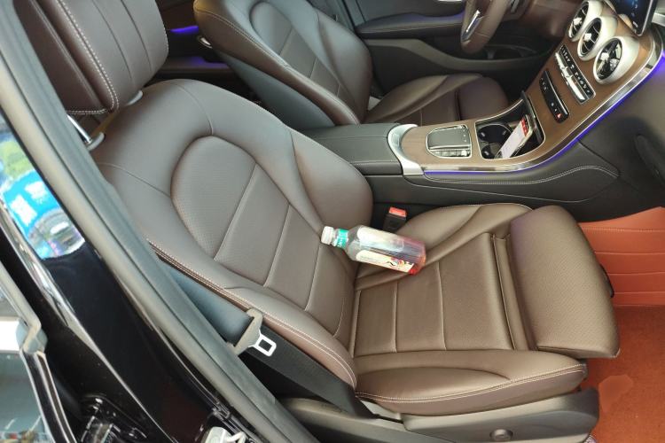 Used Mercedes-Benz GLC 2022 Facelift GLC 260 L 4MATIC Luxury Edition Right Front Seat