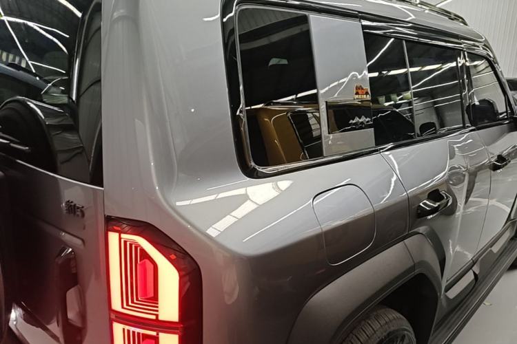 Used Formula Leopard 5 2023 Navigator Edition