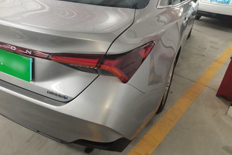 Used Toyota Avalon 2019 Dual-Engine 2.5L Luxury Edition China VI Standard