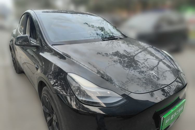 Used Tesla Model Y 2021 Revised Version 2 Long-Range All-Wheel-Drive Edition Front Right 45 Deg