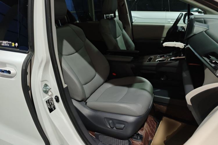 Used Toyota Granvia 2023 2.5L Hybrid Prestige PLUS Edition