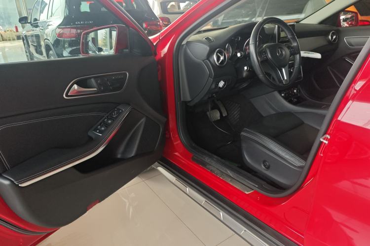 Used Mercedes-Benz GLA 2015 GLA 220 4MATIC Fashion Model